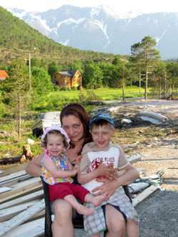 Евгения Гарске с детьми